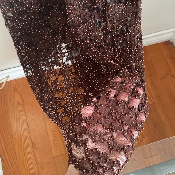 Rich brown halter style gorgeous long gown size 6/8 beautiful appliqué beading. - Picture 12 of 16